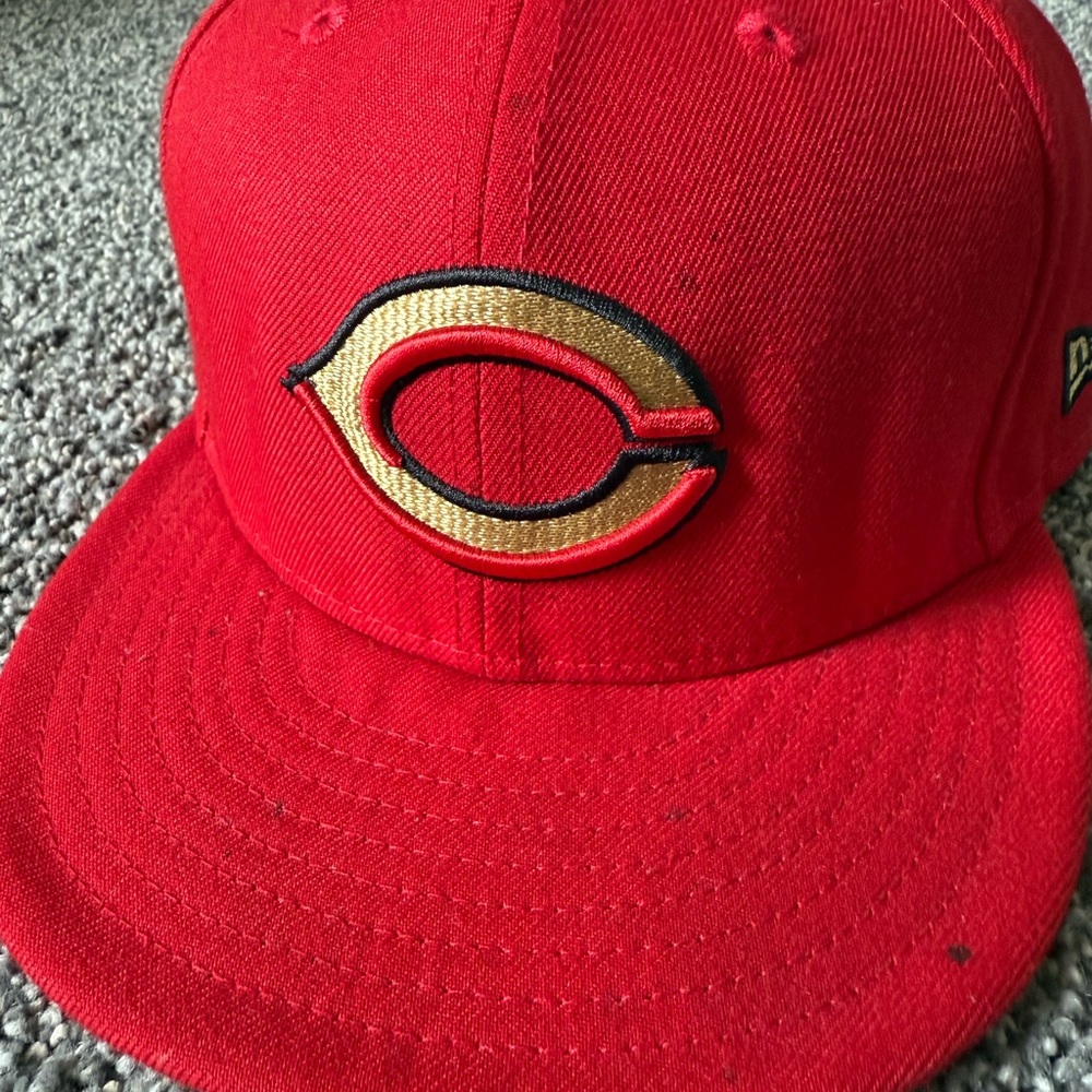 New Era Black, Red and Gold Cincinnati Reds 59FIFTY Cap
